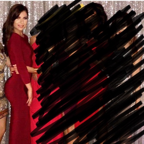 Red evening gown - Picture 5 of 5